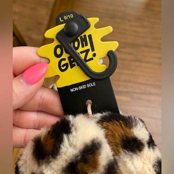 Cheetah 🐆 Slippers - Picture 2 of 3